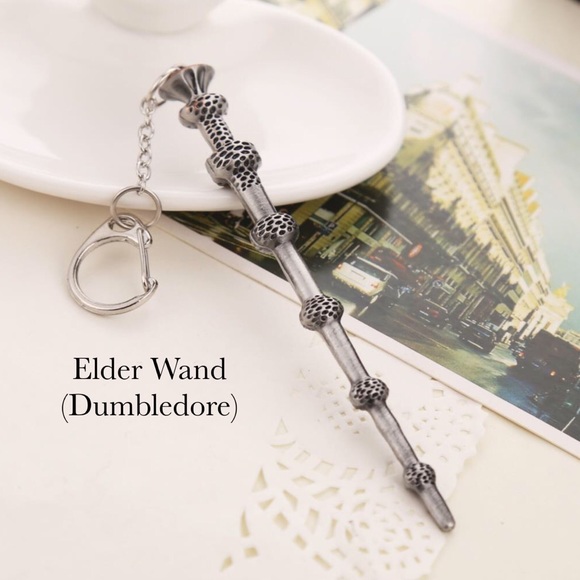 Harry Potter Hogwarts Magic Wand Keychain Charm - Picture 6 of 16